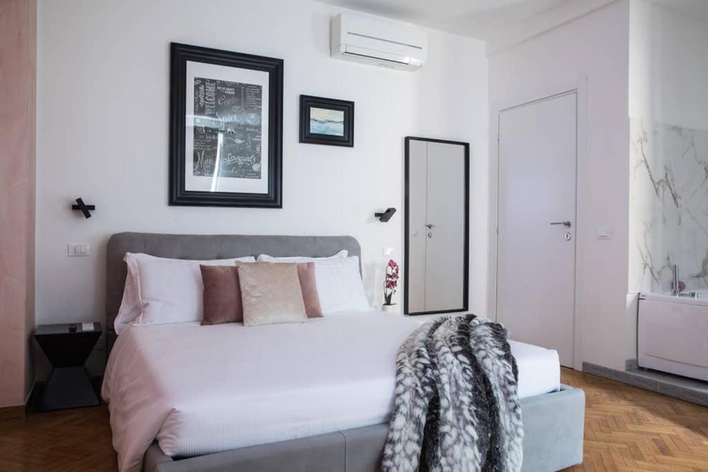 Pink Intimate Jacuzzi Suite Trastevere - Top Collection Рим Екстериор снимка