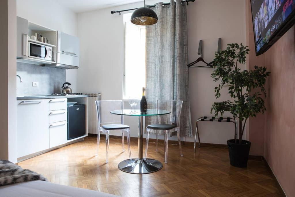 Pink Intimate Jacuzzi Suite Trastevere - Top Collection Рим Екстериор снимка