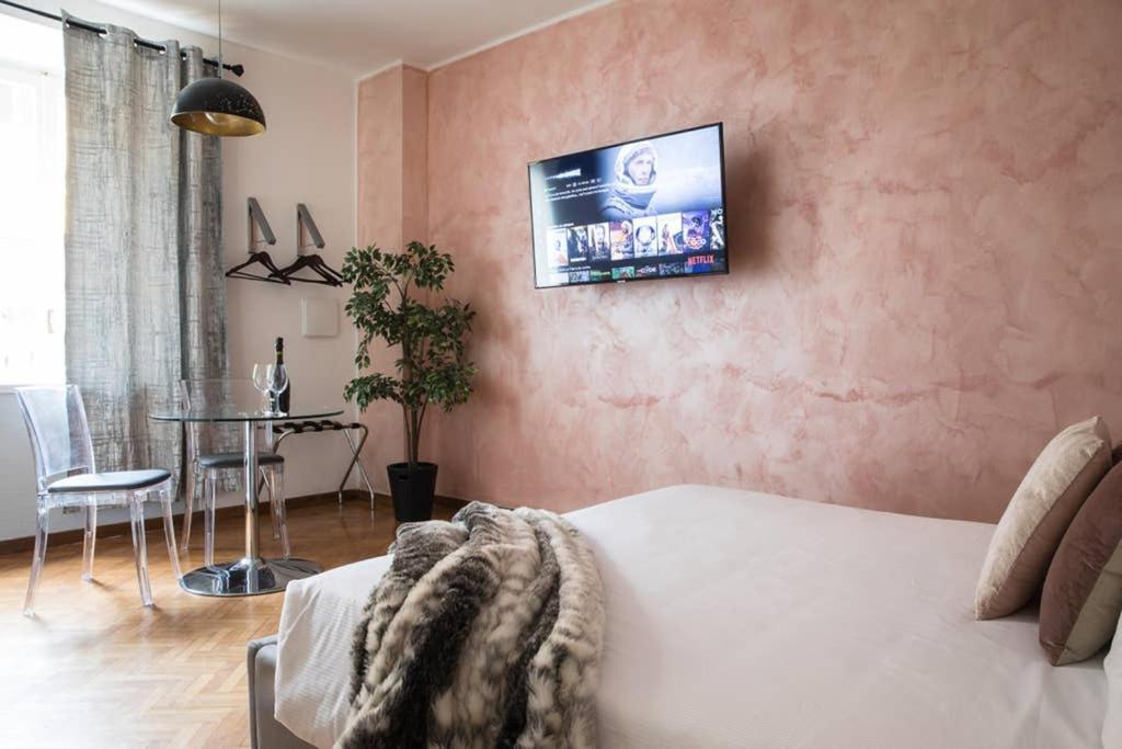 Pink Intimate Jacuzzi Suite Trastevere - Top Collection Рим Екстериор снимка